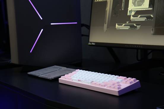 进攻线下，阿米洛进驻alienware外星人旗舰店
