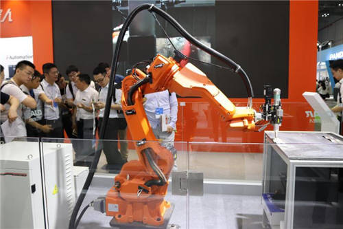 钱江机器人领跑工业机器人市场 引爆“自动化经济”