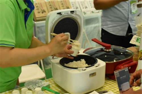 纯米助力黑龙江优质农产品推介会，共同打造绿色食品智能烹饪新体验